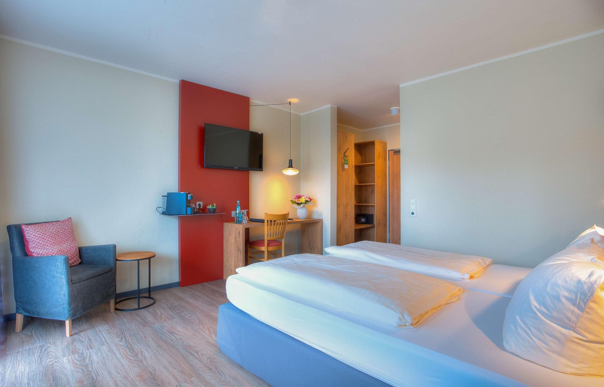 Best Western Hotel Brunnenhof Weibersbrunn Exterior photo