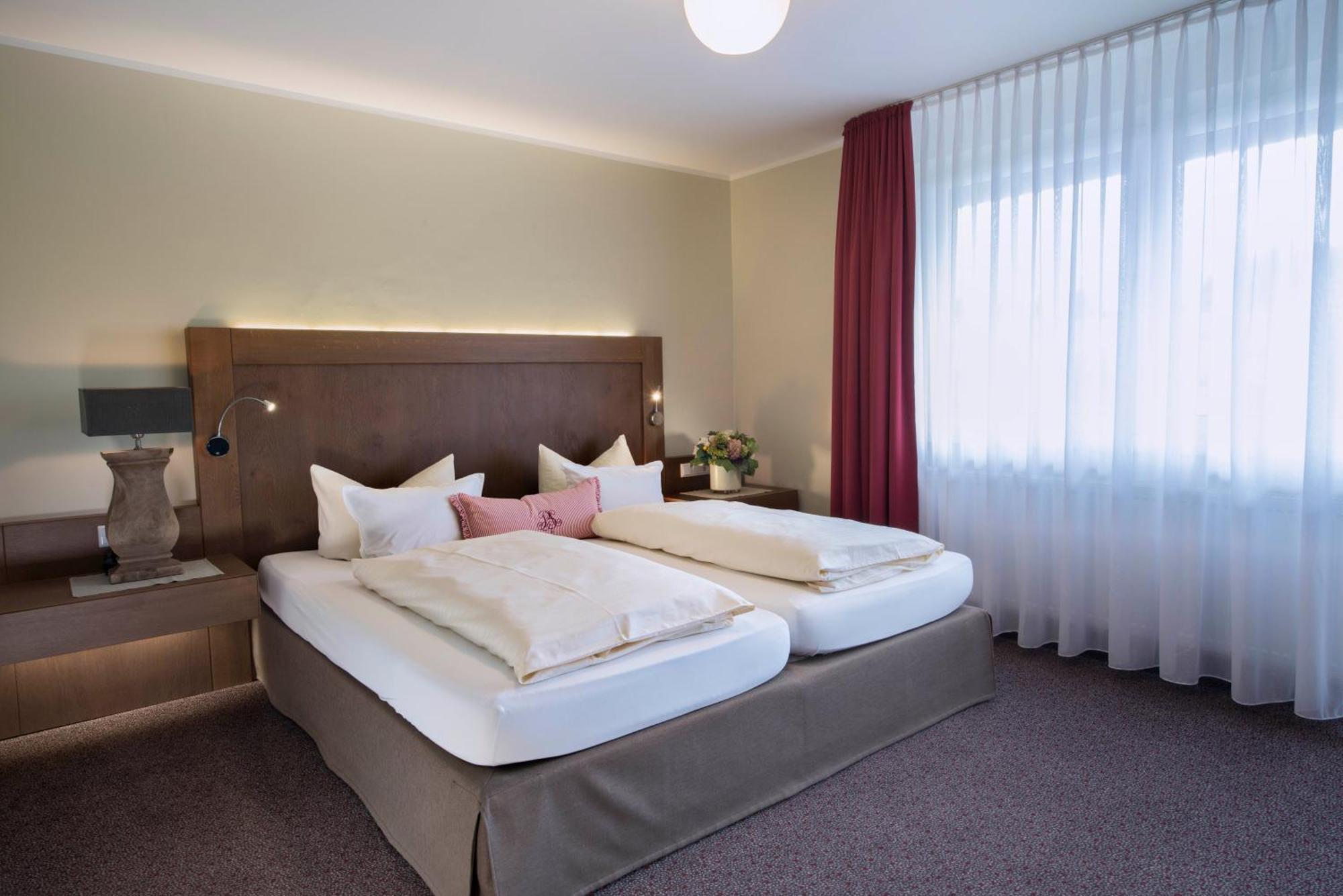 Best Western Hotel Brunnenhof Weibersbrunn Exterior photo