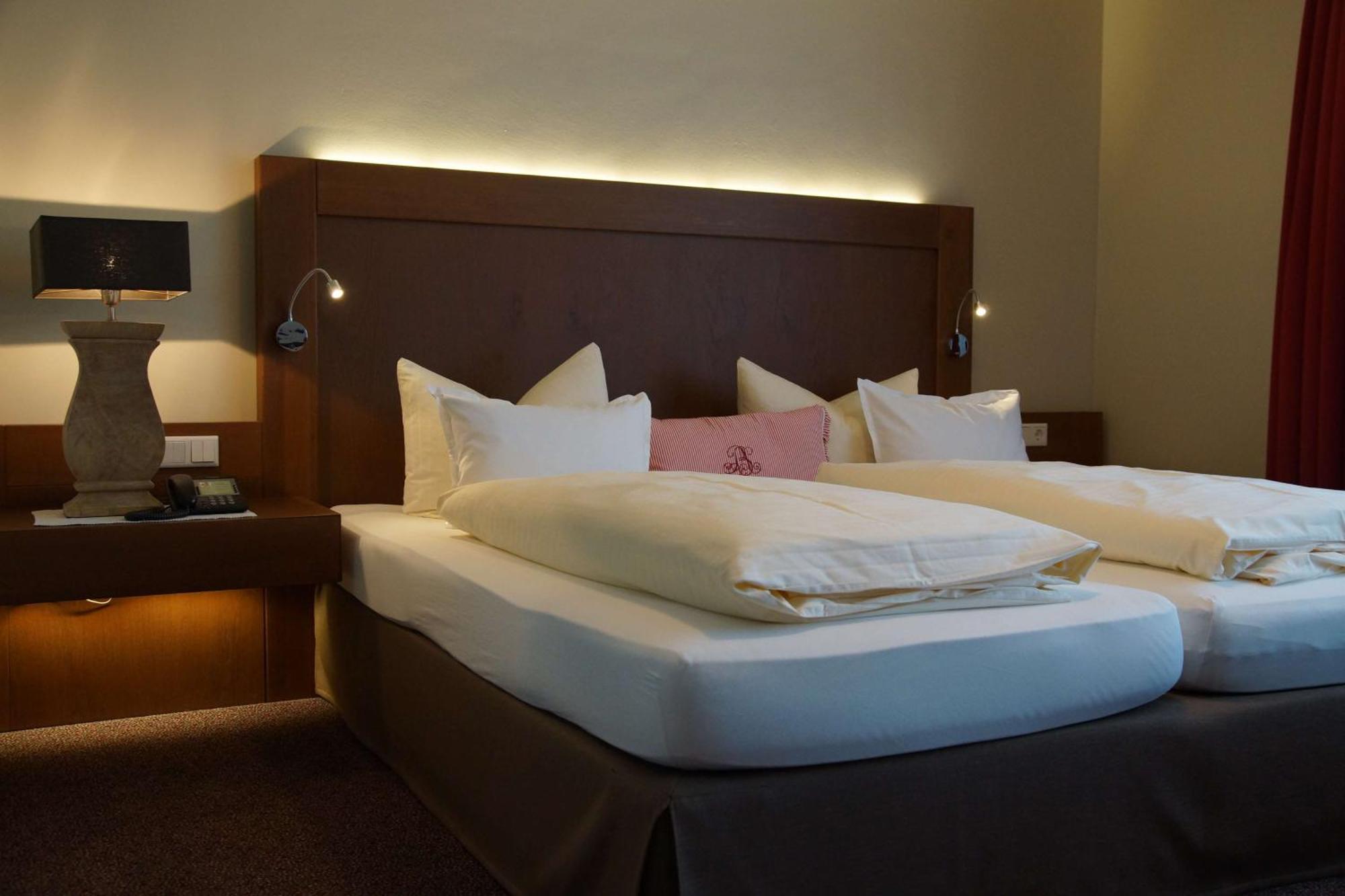 Best Western Hotel Brunnenhof Weibersbrunn Exterior photo