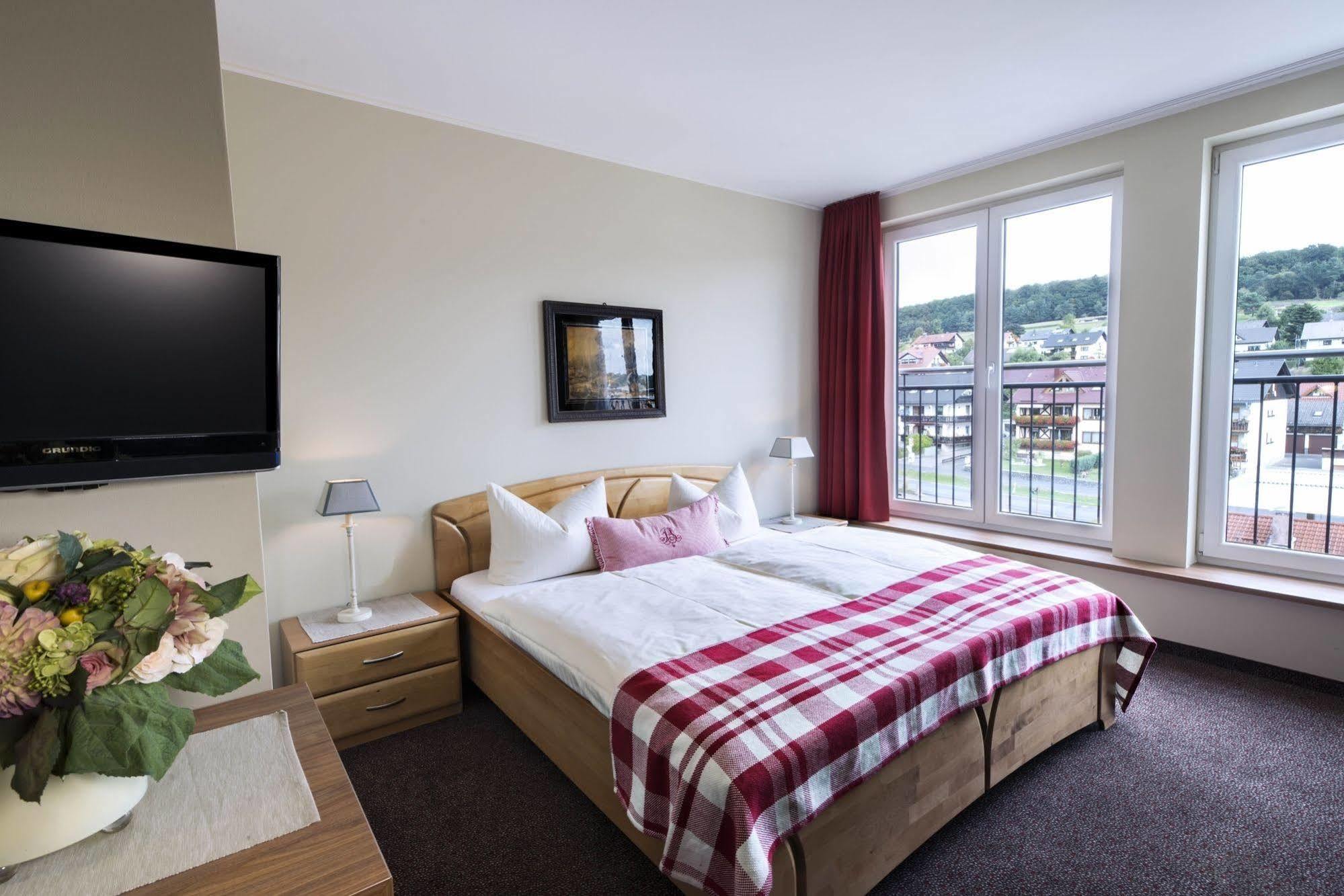 Best Western Hotel Brunnenhof Weibersbrunn Exterior photo